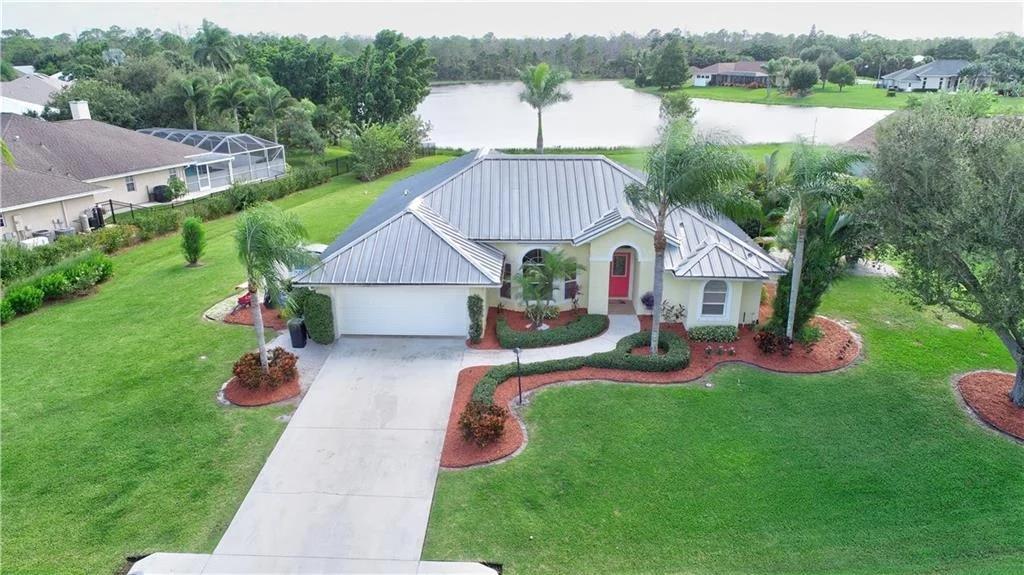 Photo of 864 SE Waterside Way