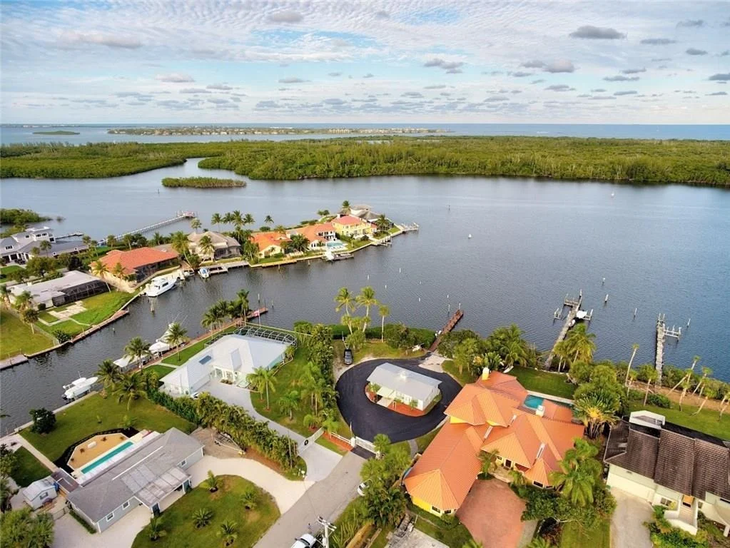 Photo of 5124 SE Horseshoe Point Road