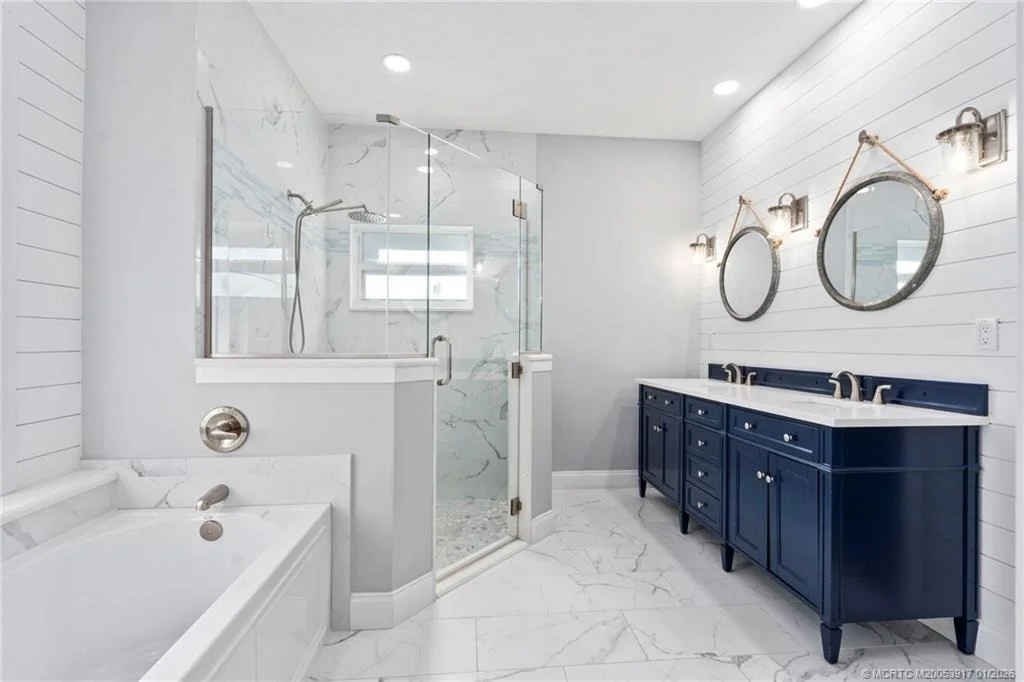 Photo of 449 SE Southwood Trail