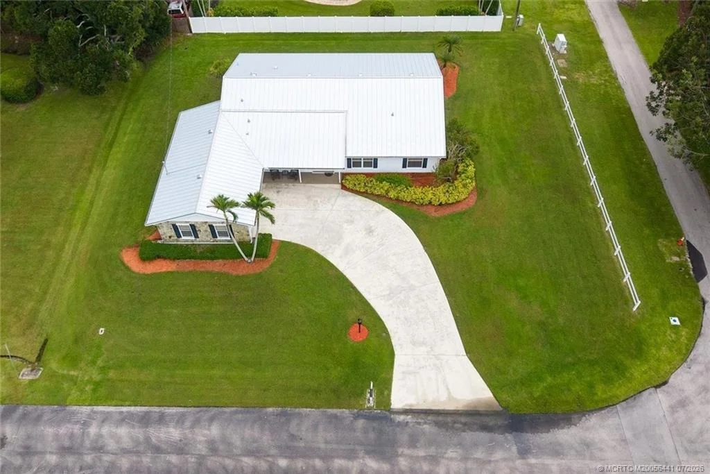 Photo of 2375 NW Cove View