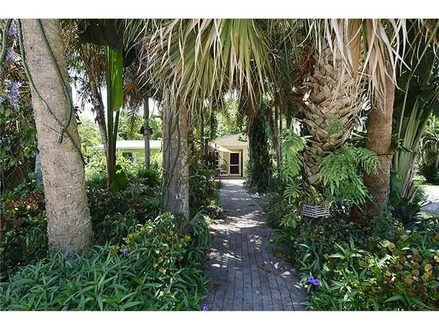 Photo of 418 SE KRUEGER Parkway