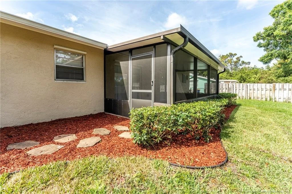 Photo of 1003 NW 16th Place