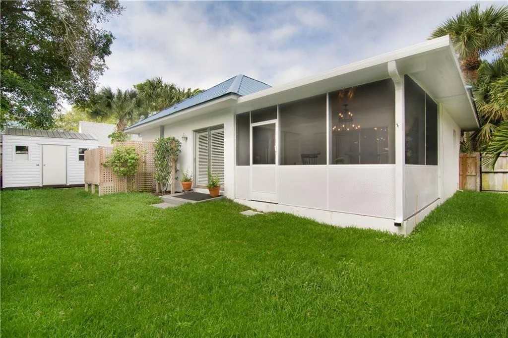 Photo of 309 SE Pelican Drive