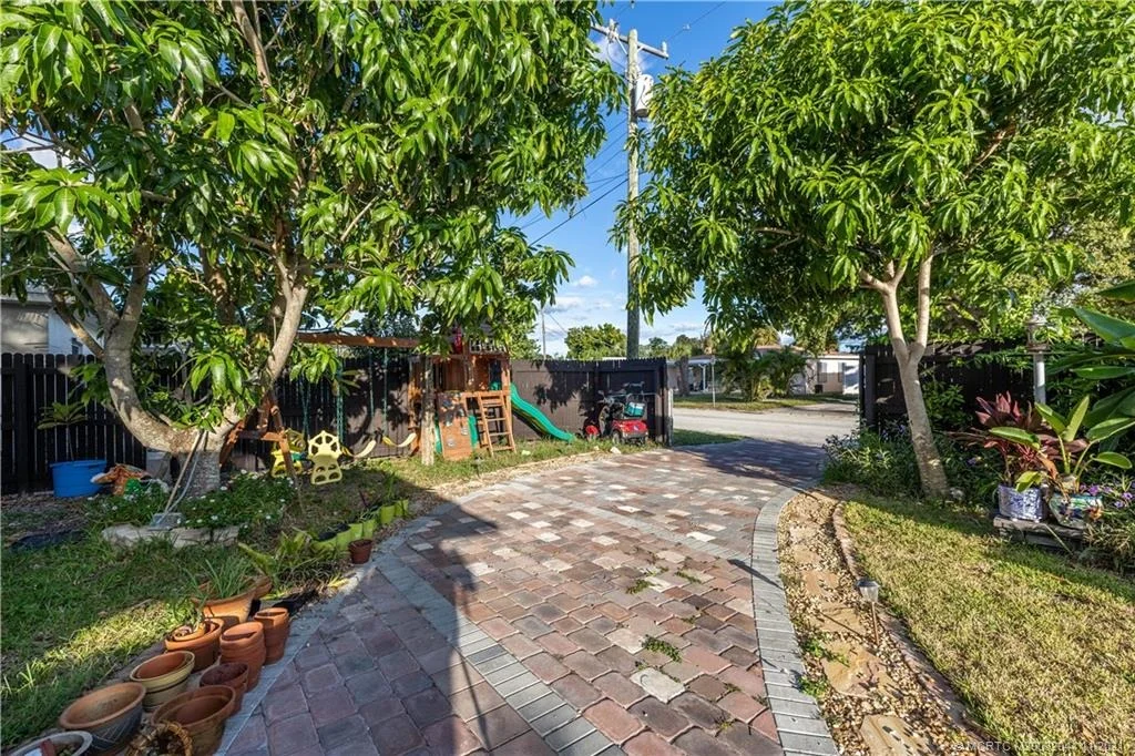 Photo of 800 Hickory Street