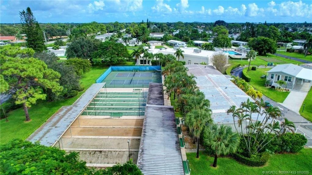 Photo of 4449 Royal Manor Boulevard