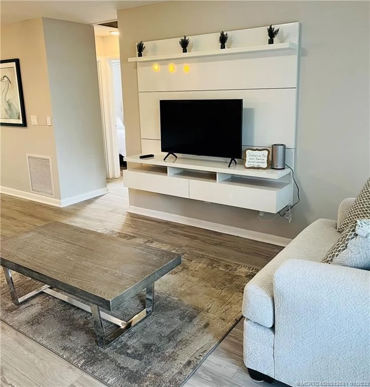 Photo of 411 SE PARKWAY Drive