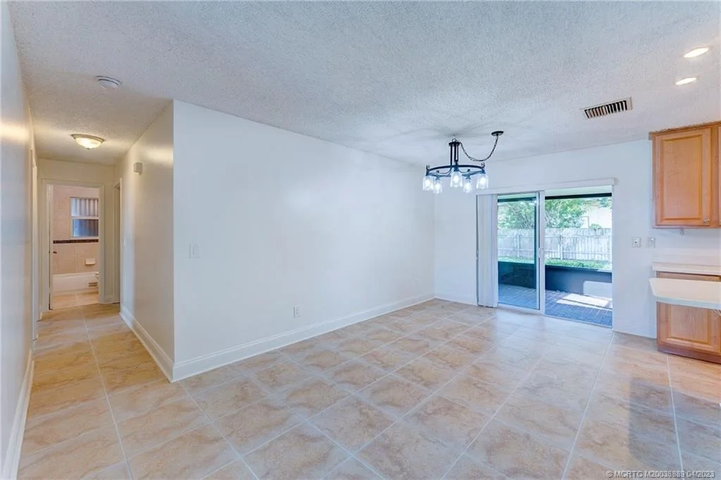 Photo of 1003 NW 16th Place