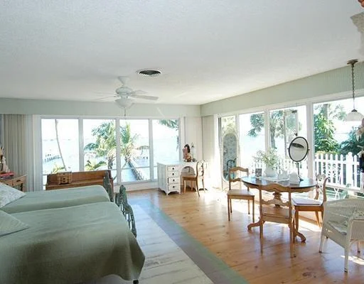 Photo of 1003 SE RIVERSIDE Drive