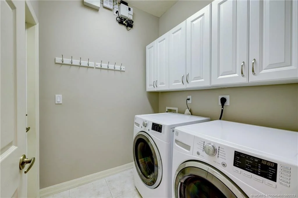 Photo of 6655 SE Twin Oaks Circle