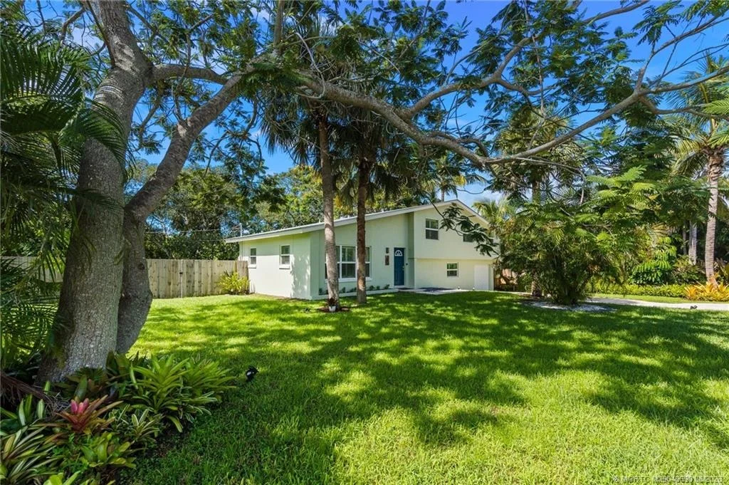 Photo of 240 SE Tressler Drive