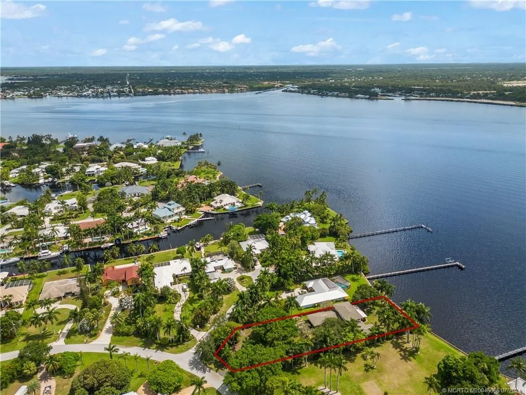 Photo of 1809 NW Bright River Point