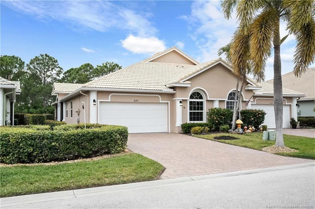 Photo of 600 NW Red Pine Way