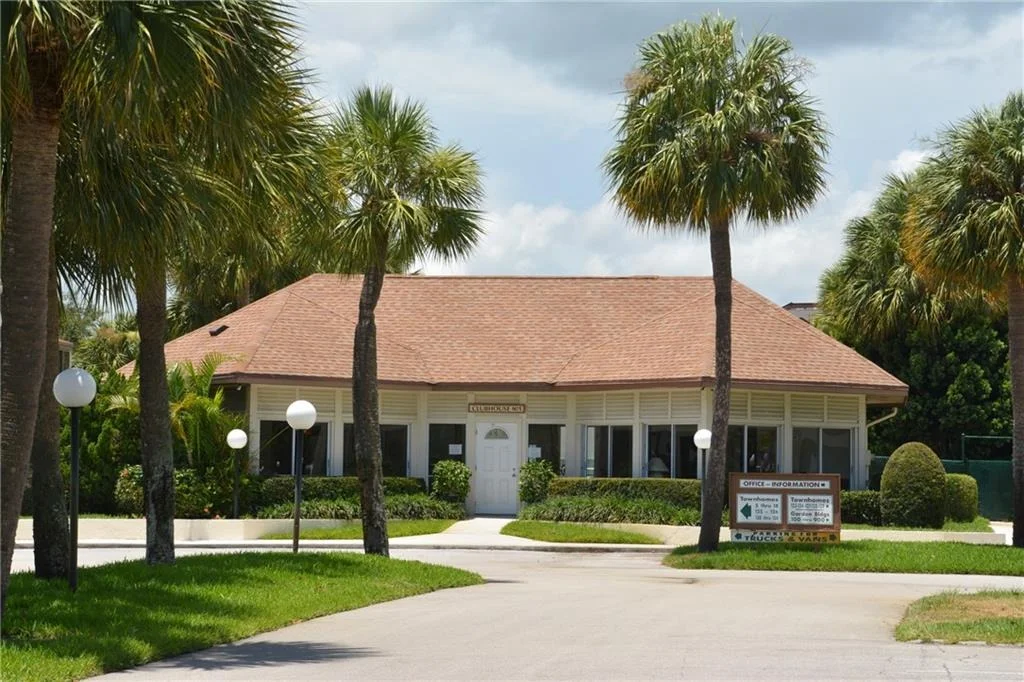 Photo of Unit 807 at 950 S Kanner Highway