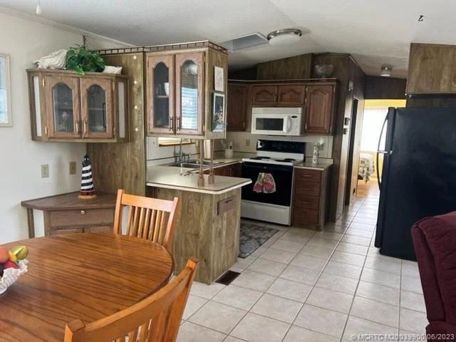 Photo of 343 Nettles Boulevard