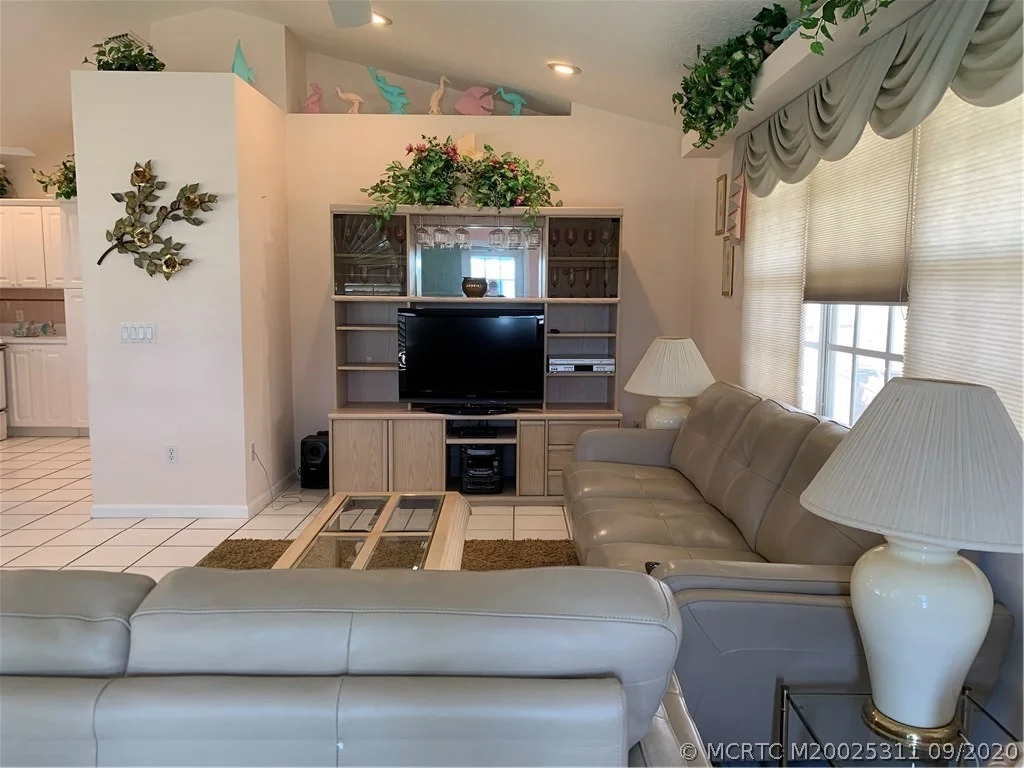 Photo of 704 Nettles Boulevard