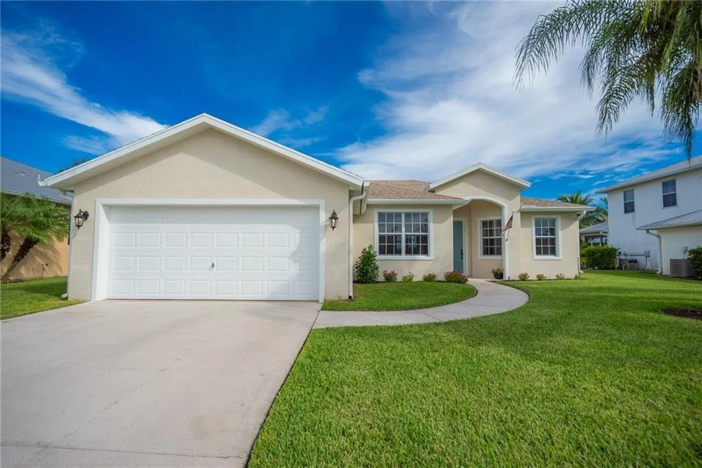 Photo of 543 NW Ember Way