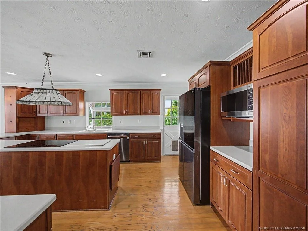 Photo of 1910 NW Cove Circle