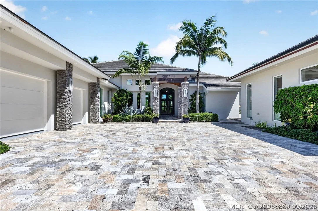 Photo of 7037 SE Harbor Circle