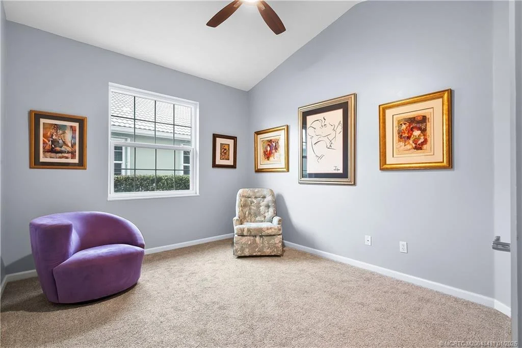 Photo of 600 NW Red Pine Way