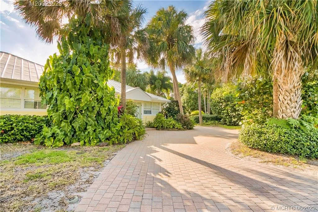 Photo of 1516 SE Mango Place