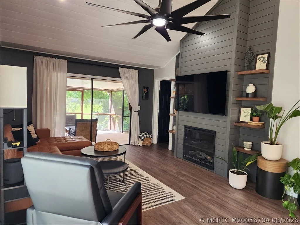 Photo of 496 SE Cardinal Trail