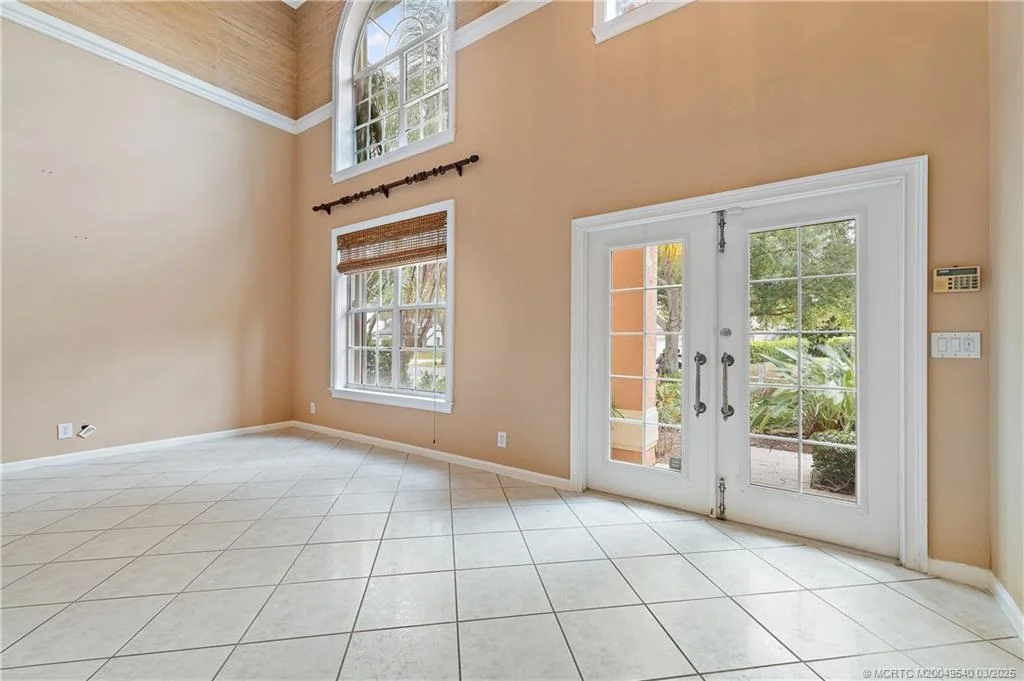 Photo of 1100 Lakeshore Drive