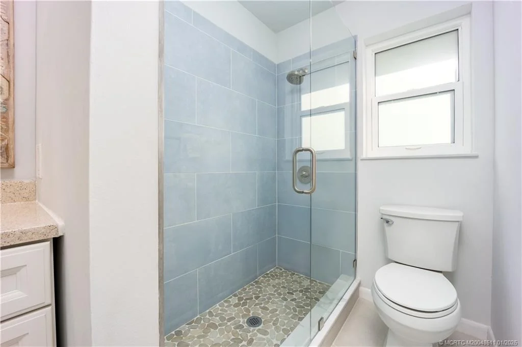Photo of 994 NW Pine Lake Drive