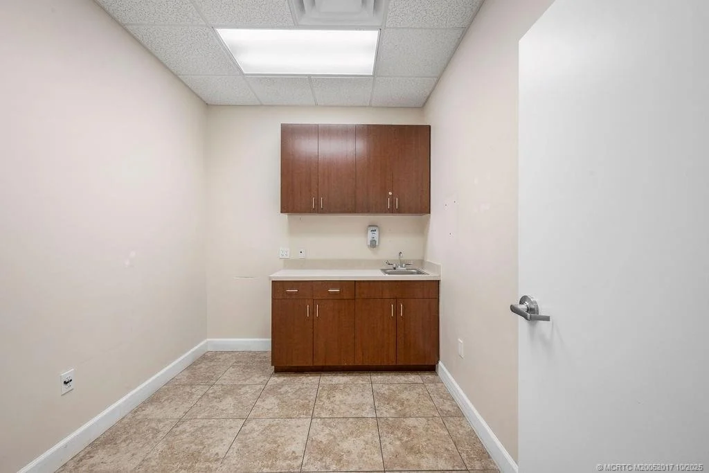 Photo of Unit H at 1713 US Highway 441 N