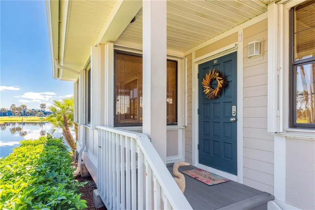 Photo of Unit 307 at 307 NE Golfview Circle
