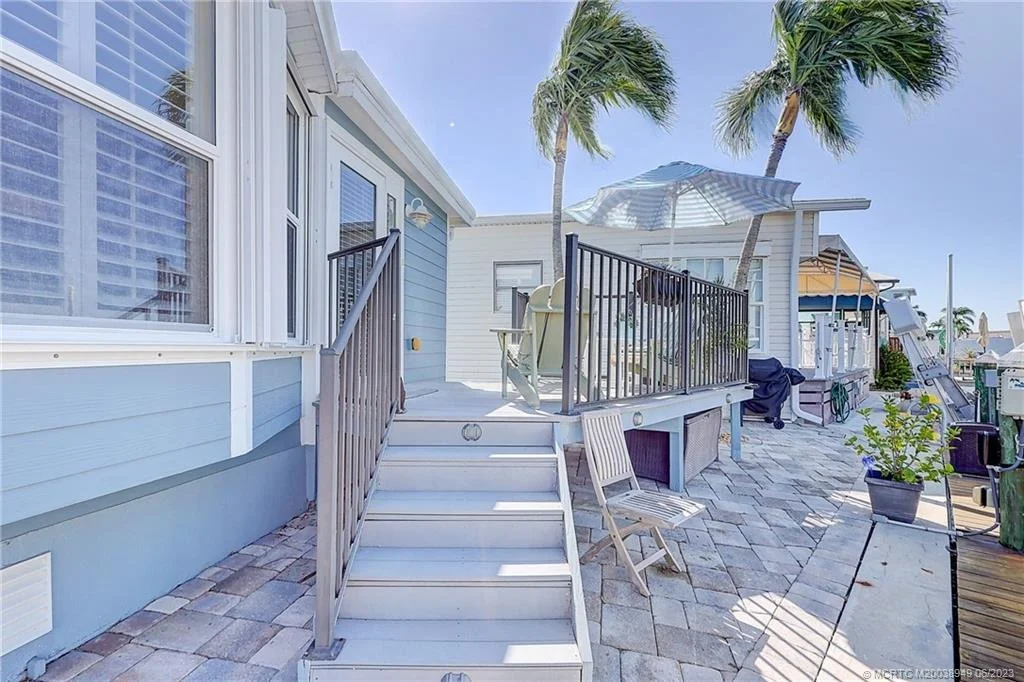 Photo of 142 Nettles Boulevard