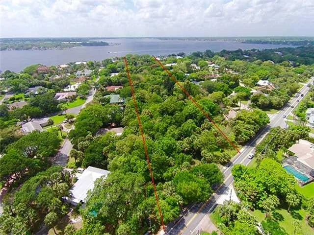 Photo of 33 N Sewalls Point Road