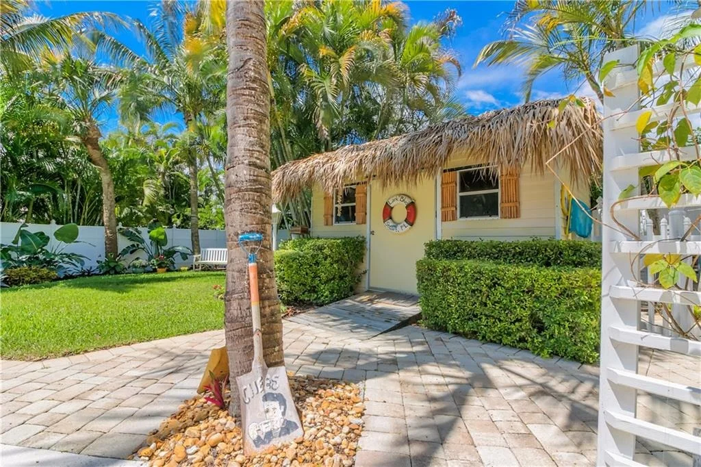 Photo of 1516 SE Lark Boulevard