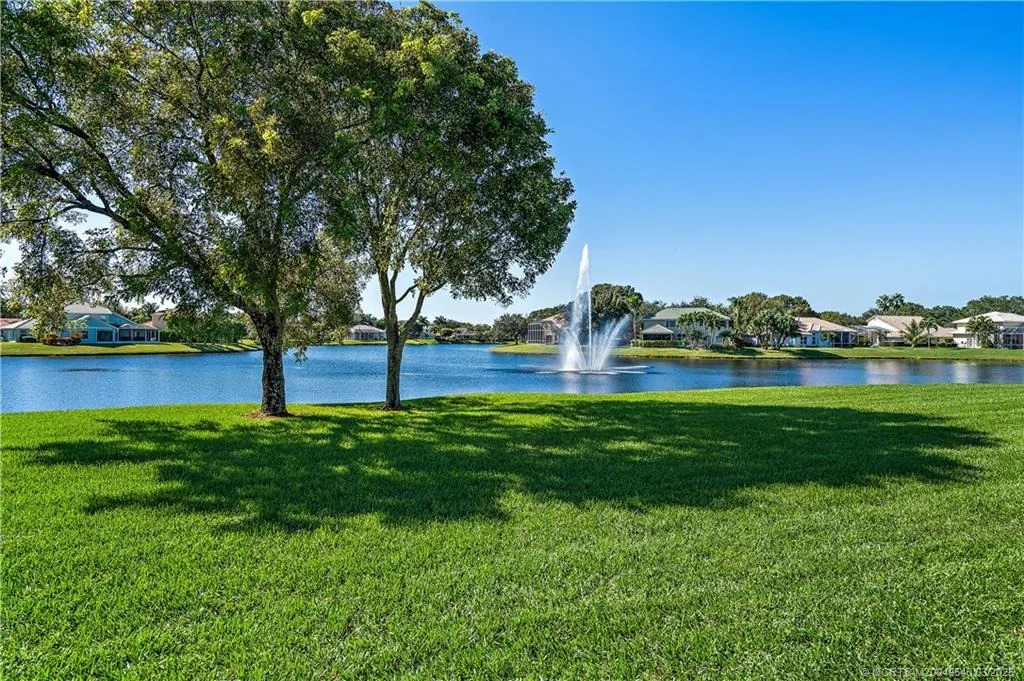 Photo of 1100 Lakeshore Drive