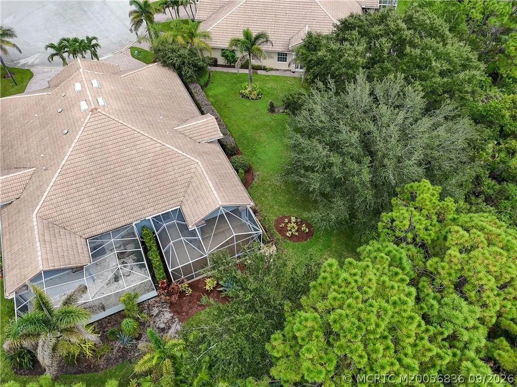 Photo of 480 NW Red Pine Way