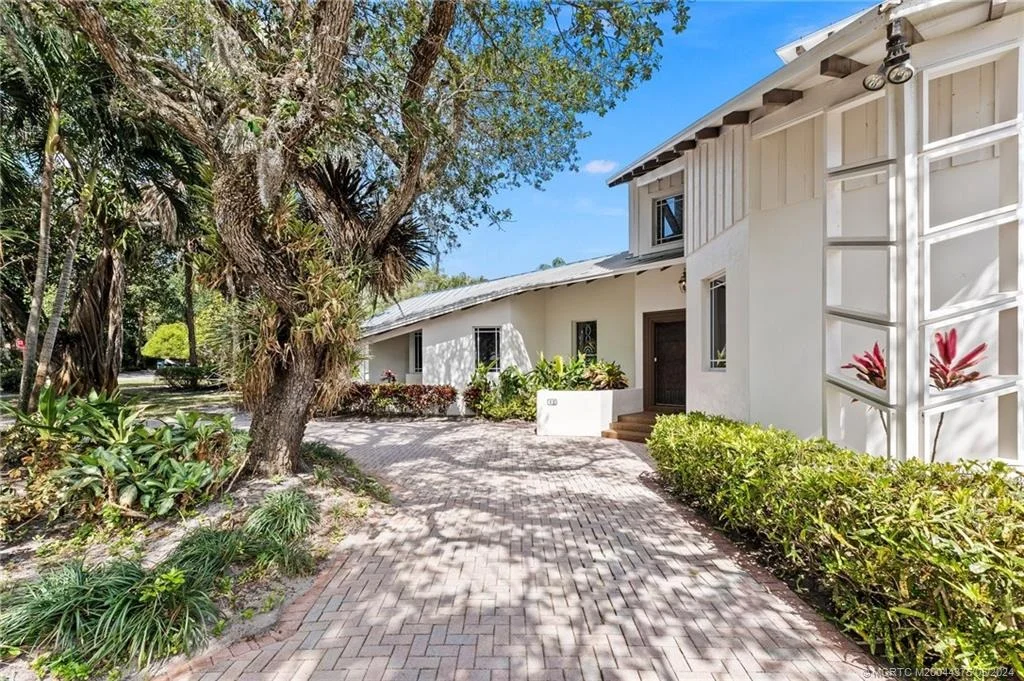 Photo of 12 Oakwood Drive