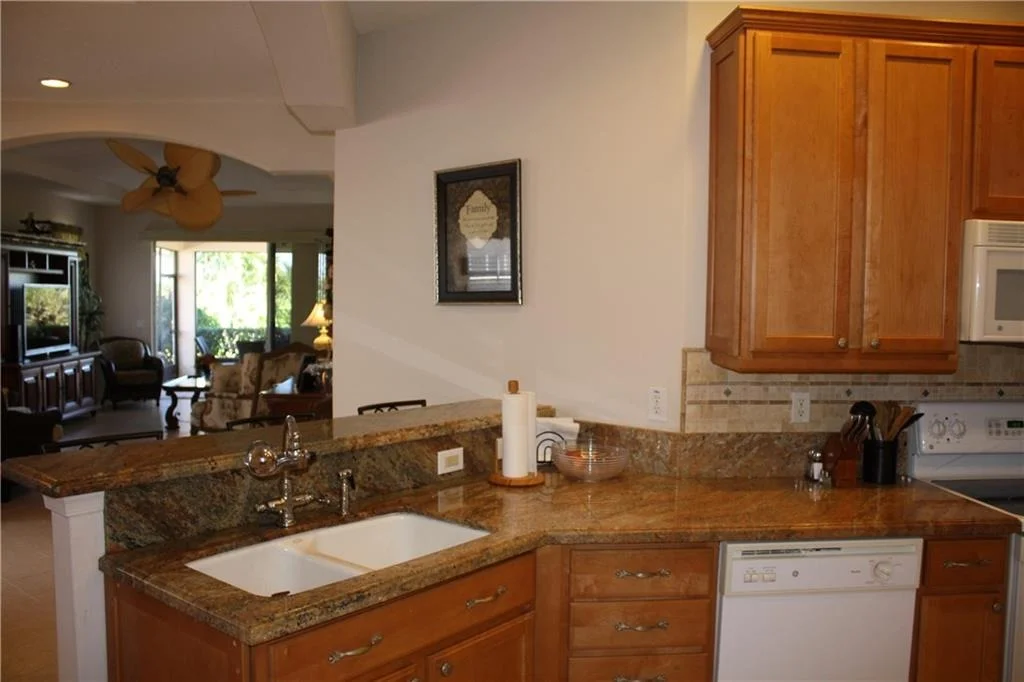 Photo of 611 NW Red Pine Way