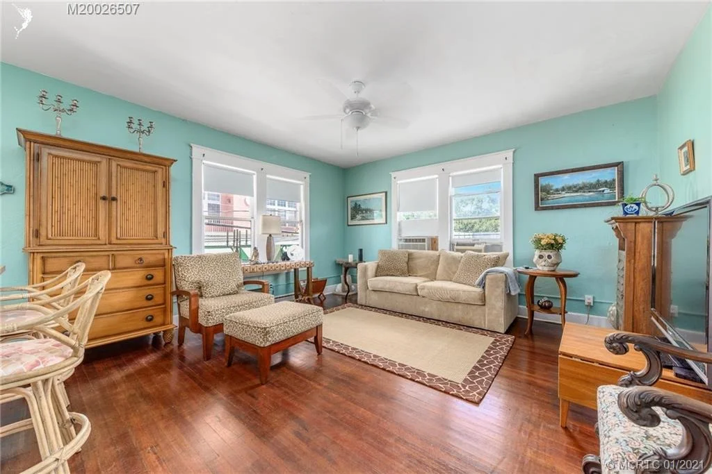 Photo of 320 SE Denver Avenue