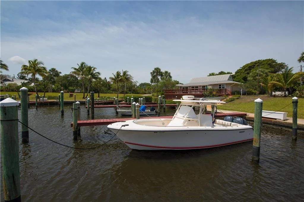 Photo of 222 SE Harbor Point Drive