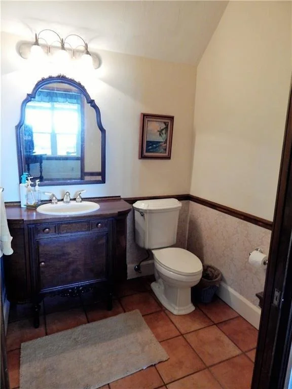 Photo of 661 NW Sunset Drive
