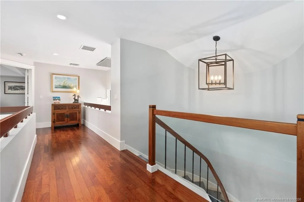 Photo of 6460 SE Harbor Circle