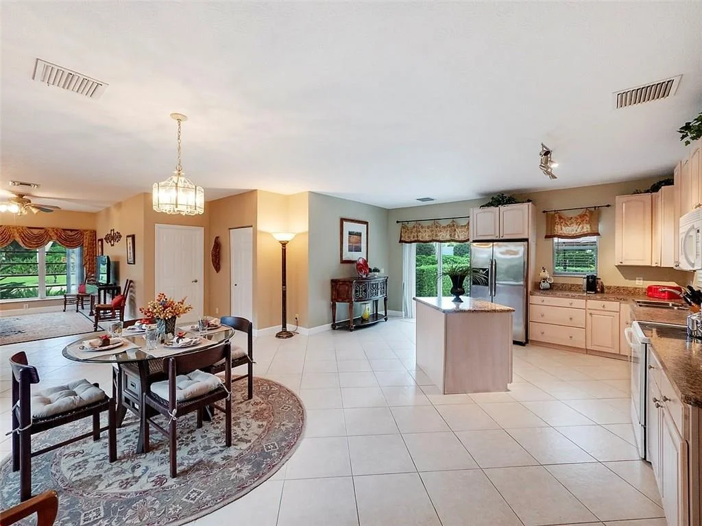 Photo of 1341 SE Riverside Drive