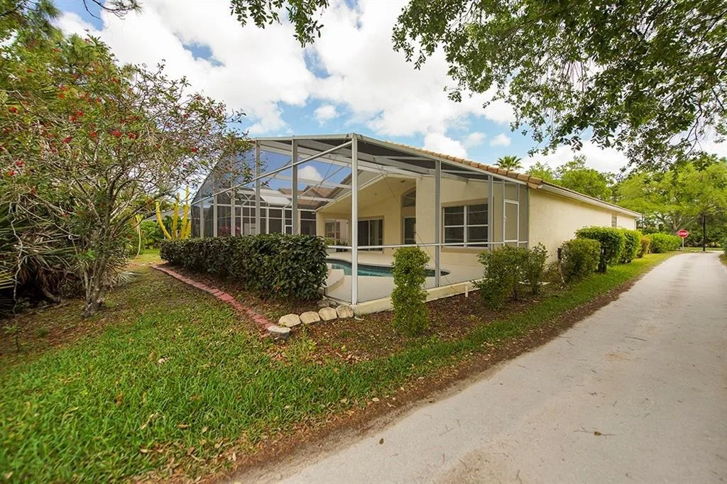 Photo of 7140 SE Twin Oaks Circle