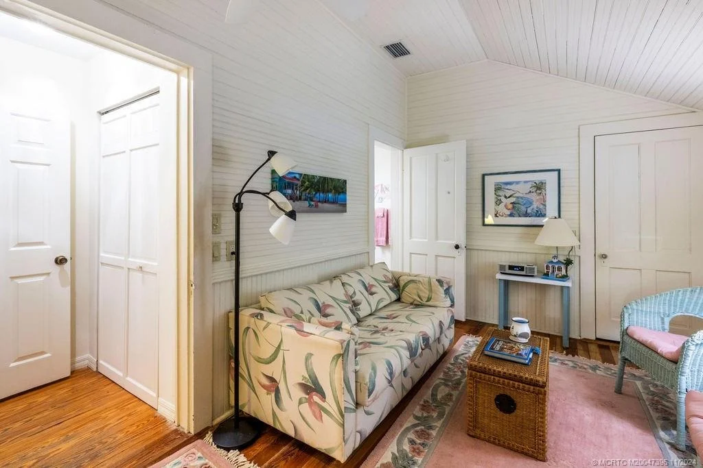 Photo of 535 SW Siesta Way