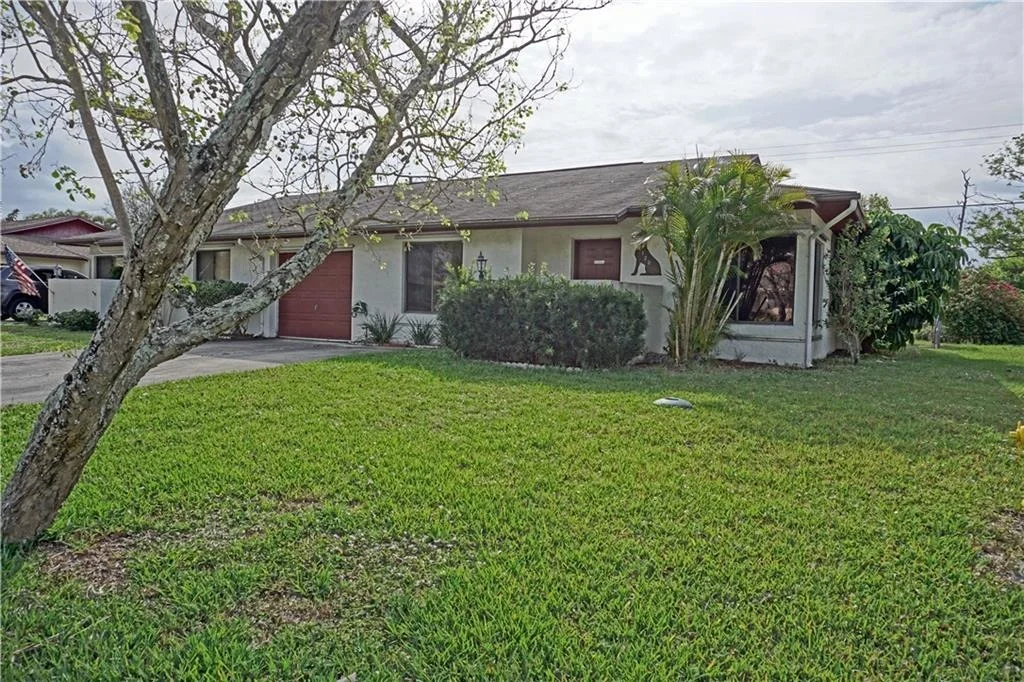 Photo of 1120 SE Saint Lawrence Way