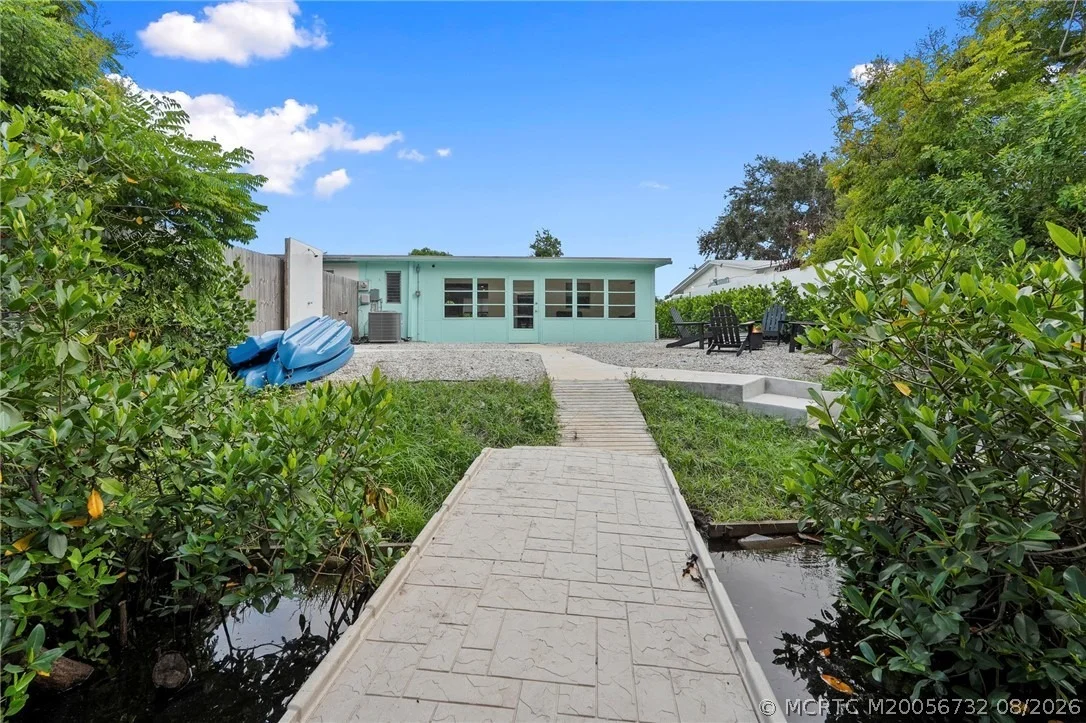 Photo of 30 SW Hideaway Place