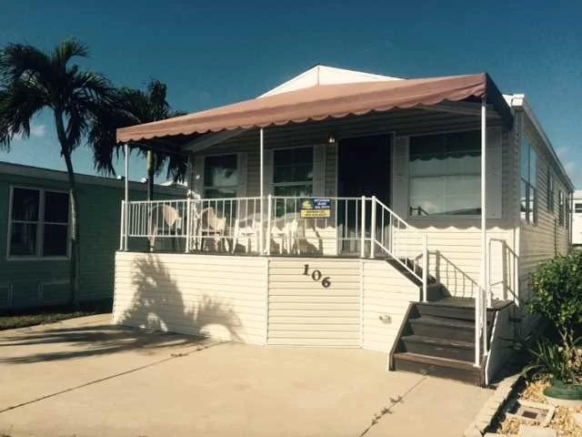 Photo of 106 Nettles Boulevard