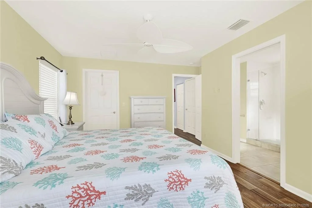 Photo of 20 Nettles Boulevard