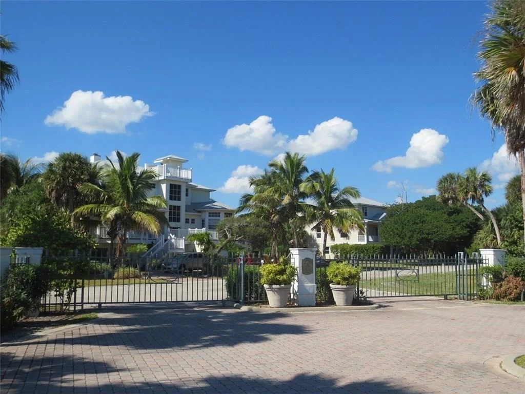 Photo of 7655 Pelican Pointe Drive