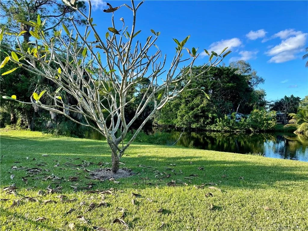 Photo of 702 NW Sunset Drive