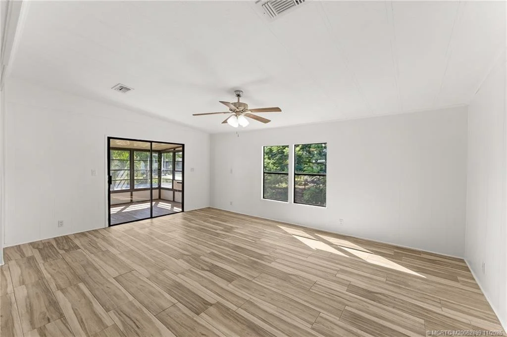 Photo of 2733 SW Thunderbird Trail